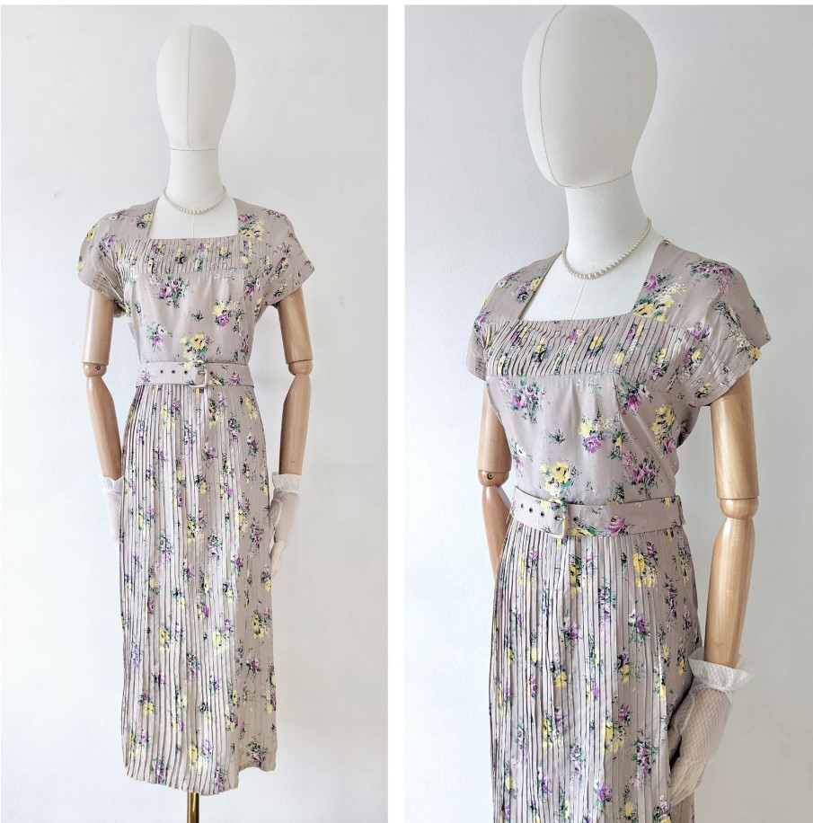 1940s Fashion: 1940s Floral Day Dress in rayon. The perfect Spring dress.