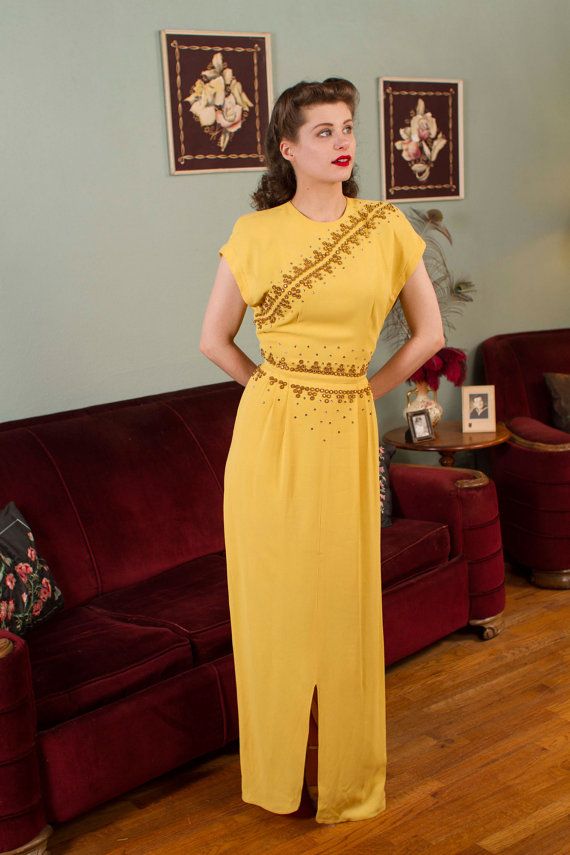1940s vintage evening gown in yellow. Very greek looking. 