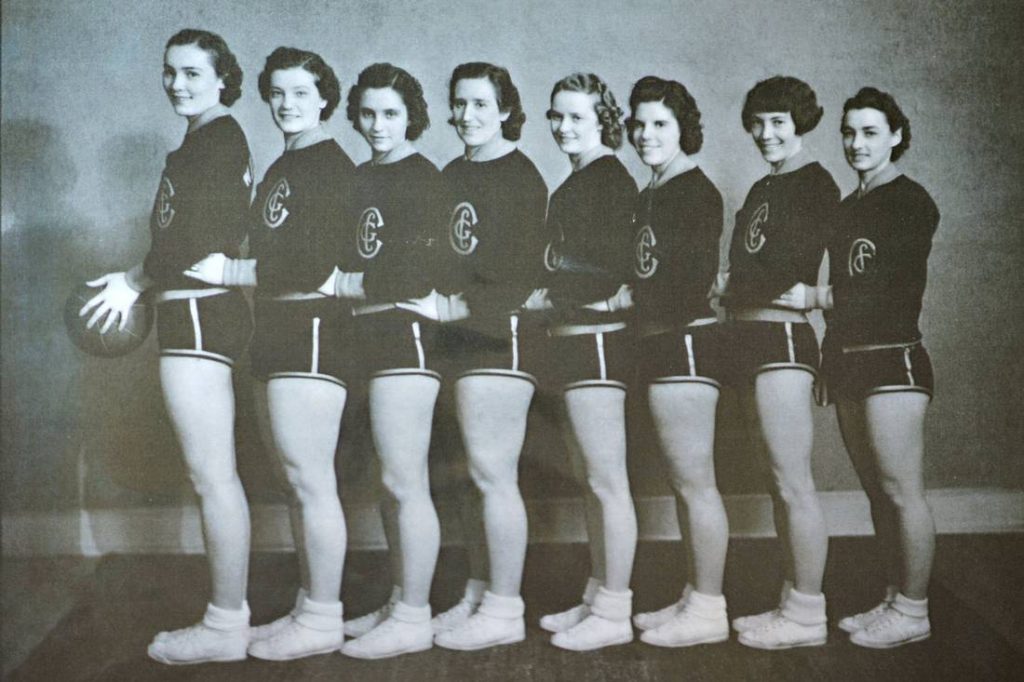 The edmonton grads womens basketball team