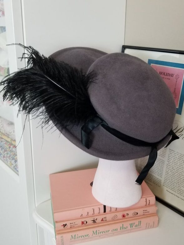 1940s Fashion: Vintage 1940's Grey Velour Halo or Bonnet Style Hat with Black Plumed Feather