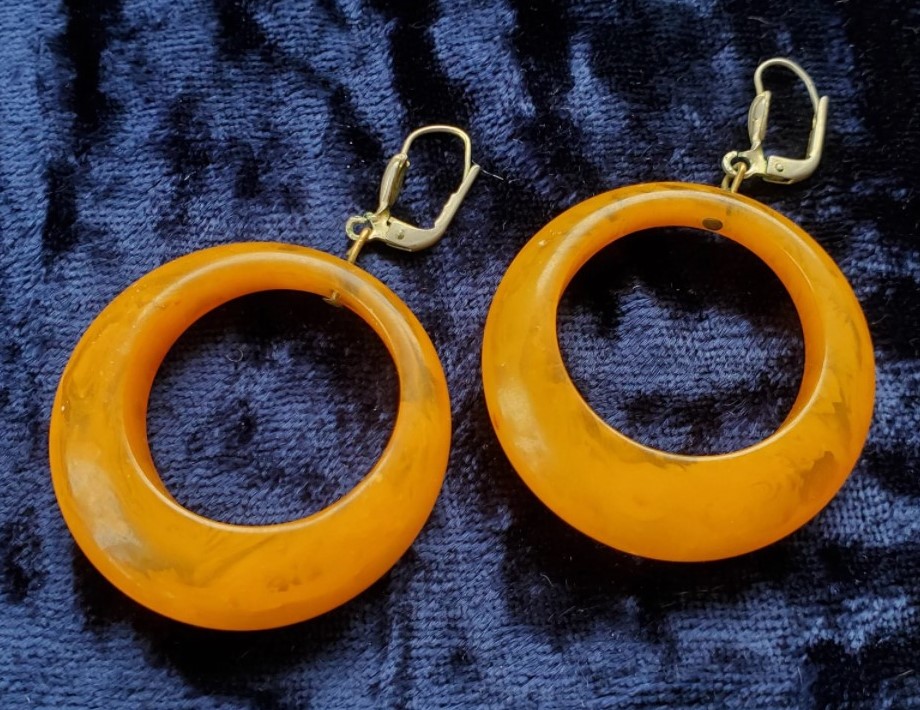Vintage Marbled Amber Burnt Orange BAKELITE Thick Hoop Earrings 1940s 1950s.