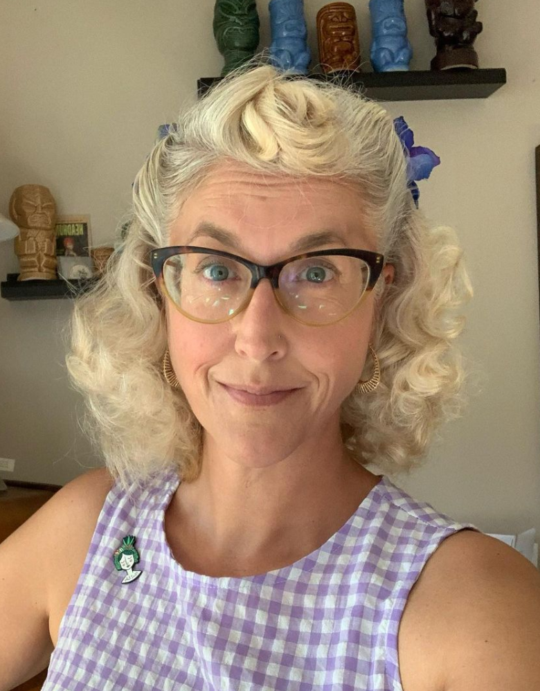 1940s vintage Hairstyle Inspiration as seen on Liz from the Vintage Inn Blog. 