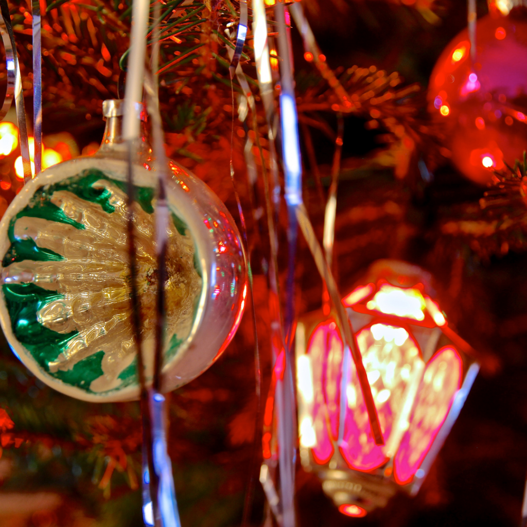 Vintage Christmas Kitsch - Blog Post by the Vintage Inn Blog. 
